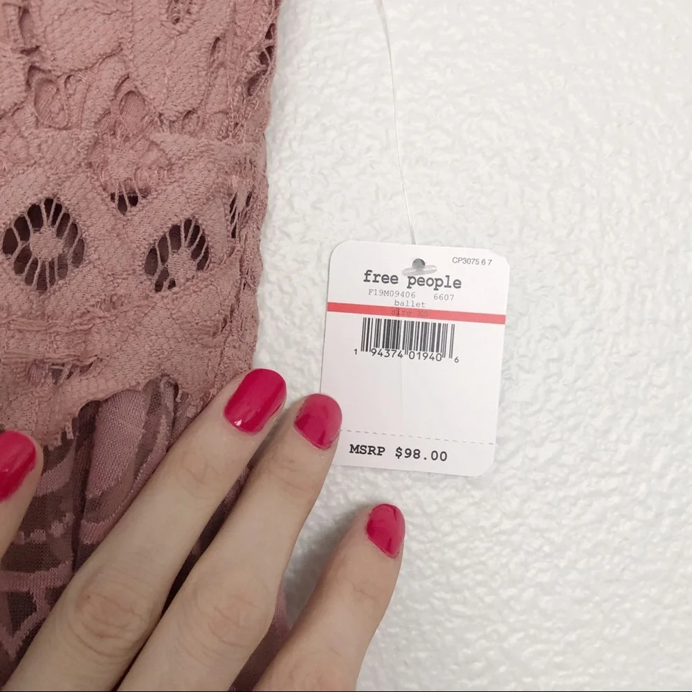 Women’s Pink Lace Spaghetti Strap Dress